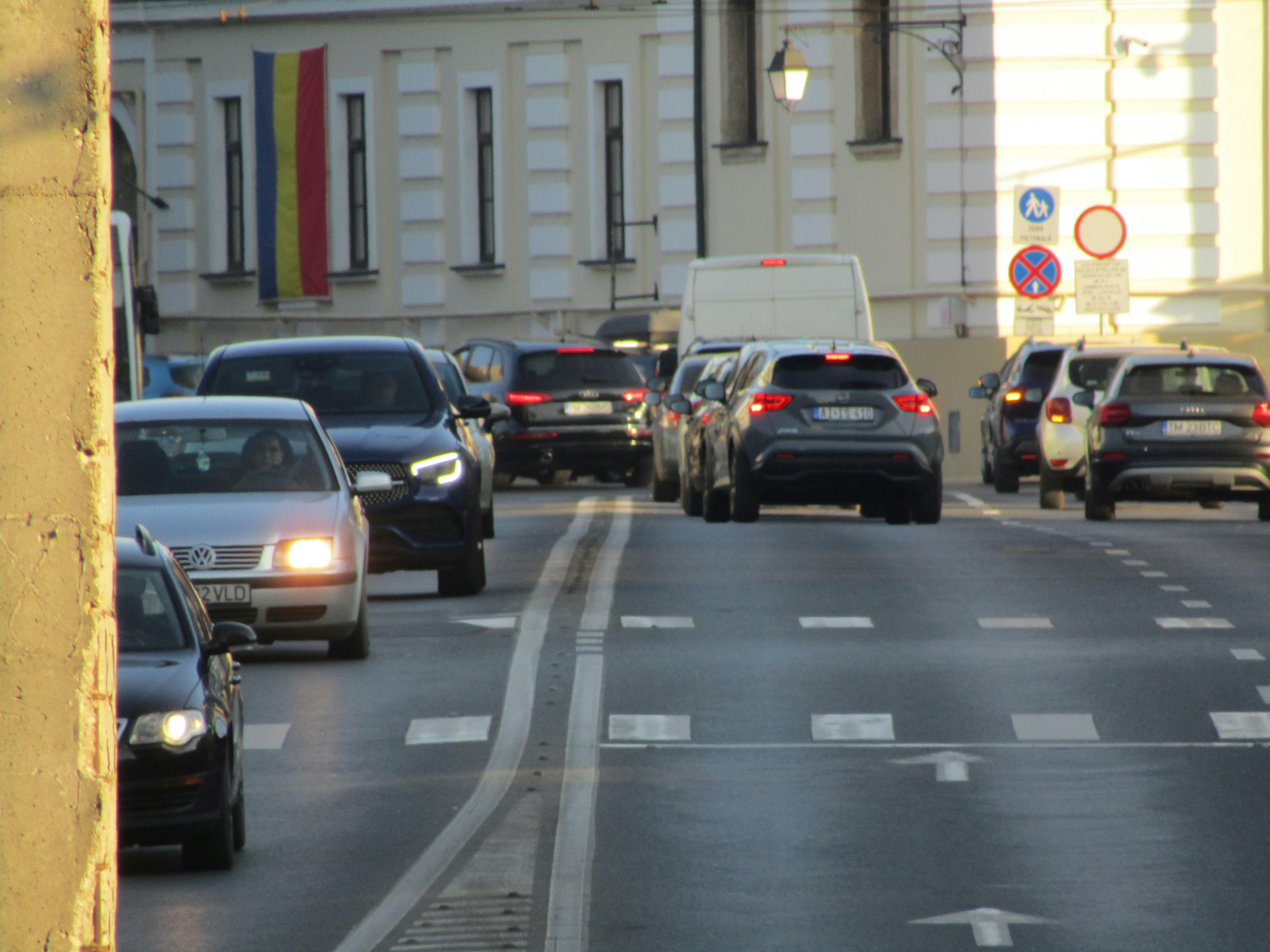 Searching for a Parking Space Pollutes More Than People Think