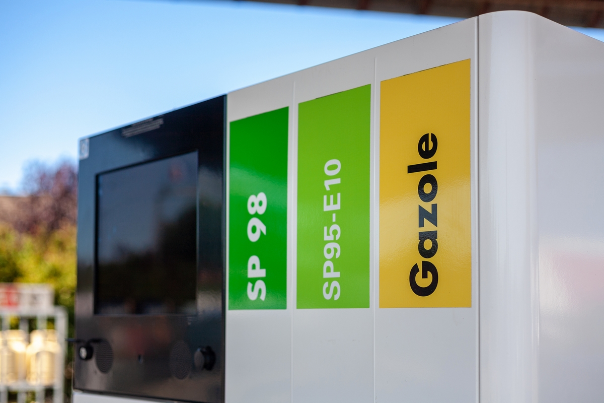 Fuel at record highs: searching for parking has never cost more